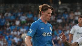 Napoli, cos’è l’aritmia benigna che ha fermato McTominay: i precedenti di Lichtsteiner e Khedira fanno sperare i tifosi