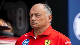 F1, Vasseur chiude la diatriba in Ferrari: “Ho parlato con Hamilton e Leclerc”. Wolff spietato con Antonelli