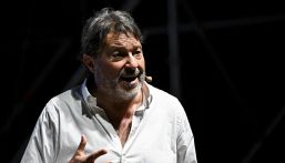 Per quale squadra tifa Sigfrido Ranucci e qual è la maglia autografata che custodisce in modo speciale