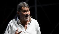 Per quale squadra tifa Sigfrido Ranucci e qual è la maglia autografata che custodisce in modo speciale