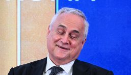 Lazio capolista, Lotito provoca i contestatori: l’accusa ai tifosi e il paragone con la Reggina