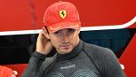 Ferrari, Leclerc evita la penalizzazione a Madrid ma la rivalità con Hamilton preoccupa: Montoya tira in ballo Elkann