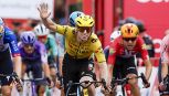Brennan cala il pokerissimo alla Vuelta. Pellizzari show al Giro della Toscana: una vittoria con vista sul mondiale