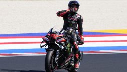 MotoGP Misano: pole da record per Bezzecchi, battuto Marquez secondo. Incubo Bagnaia, nervoso ed eliminato in Q1