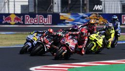 Gp San Marino griglia di partenza, Bezzecchi contro Marquez: Misano per due. Zarco e Morbidelli in penalità