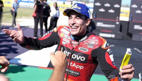 Classifica piloti MotoGP e pagelle Misano: Marquez missione compiuta, raggiunto Martin. Bezzecchi sfrontato