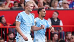 Derby di Manchester, Donnarumma e i pali salvano Maresca che fa festa con Haaland: il City vince in 10, ma quanti dubbi sul gol