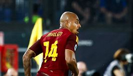 Roma, da Xavi frecciata a Malen per il no all’Olanda: l’attaccante “vittima” di Gasperini come Wesley e Cristante