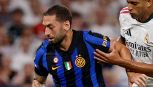 Inter, niente vacanze per Calhanoglu: Hakan dalla passerella ad Appiano, ma il rinnovo resta lontano e la Juve pensa a lui