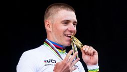 Evenepoel "dimentica" van der Poel tra i favoriti del mondiale. Seixas spavaldo: "Sto bene, se non vinco sarà una delusione"