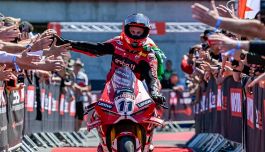 Cremona, è qui la festa: Bulega è campione del mondo Superbike! In Gara 2 basta il 2° posto dietro Lecuona