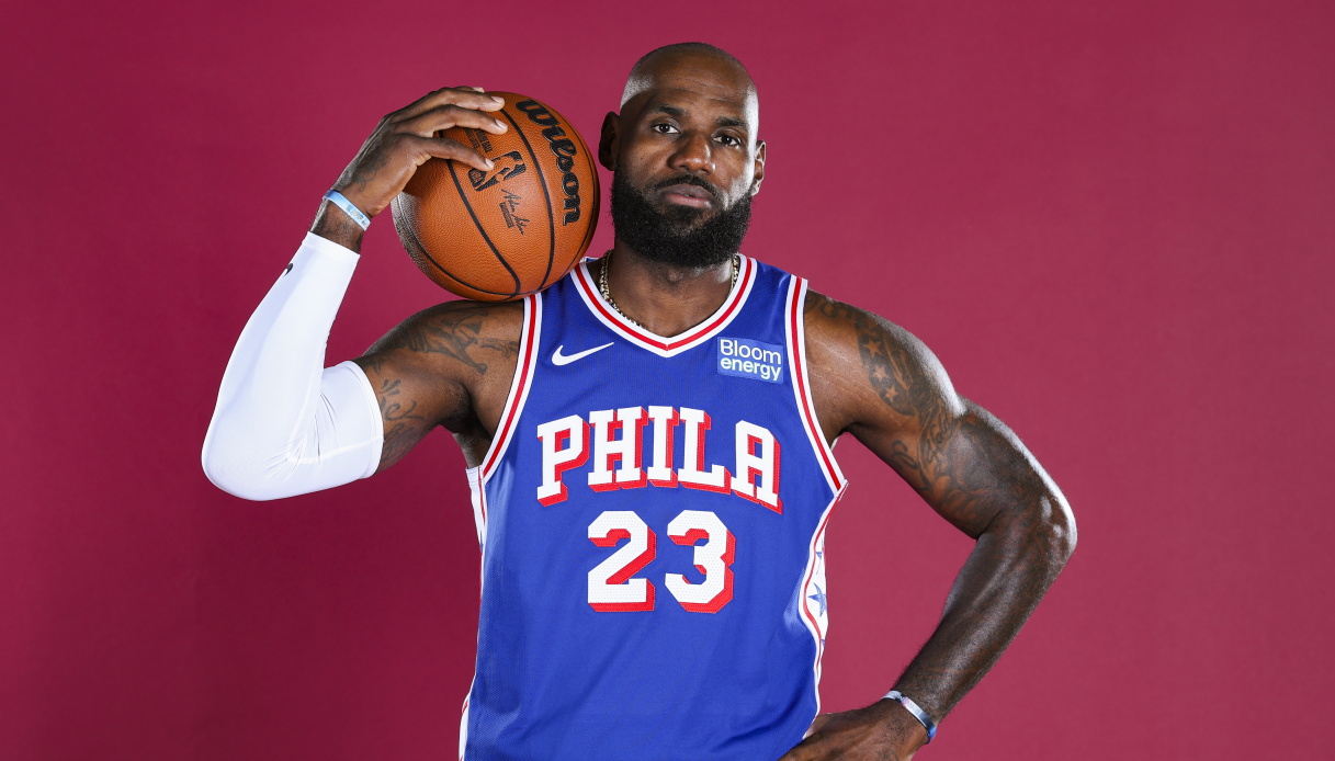 https://wips.plug.it/cips/sport.virgilio.it/cms/2026/09/lebron.jpg
