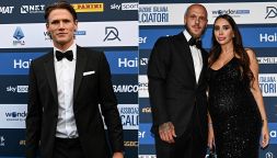 Gran Gala AIC, trionfo Inter ma Fabregas beffa Chivu. Lautaro e Dimarco divisi sul Barca, McTominay pensa al Real