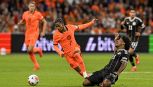 Olanda-Germania, moviola: incubo orange, due rigori negati e due gol annullati, invasione di campo singolare