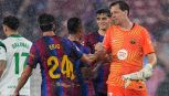 Barcellona forza 7, Raphinha tripletta da sogno ma che papera Szczesny: cosa ha combinato l’ex Juventus