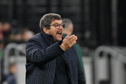 Italia, Baldini si commuove in tv: Fini lo bacia, Ndour si emoziona