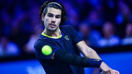 Vienna, Alcaraz frena la corsa di Paul verso le Finals e fa un favore a Jodar. Super semifinale con Medvedev