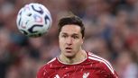 Liverpool-Chelsea, la grande occasione di Chiesa e Palestra in Coppa: derby tra due azzurri a caccia di riscatto