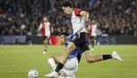 Feyenoord-Como, moviola: Fabregas doveva chiudere in 10, l’arbitro trova solo i gialli