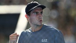 Shanghai, Arnaldi dominante da “novello sposo”: demolito Tomic. Si rivedono Tsitsipas e Hurkacz, fuori Griekspoor