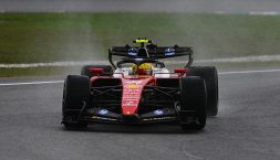 GP Bahrain, Formula caos: Verstappen, Hamilton e altri col motore spento. Cosa è successo, team radio Ferrari