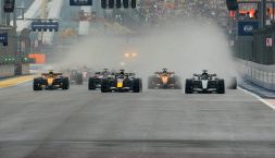 Gp Singapore griglia di partenza da brividi: Vertappen e Leclerc-Hamilton. Antonelli per il match point, strategie
