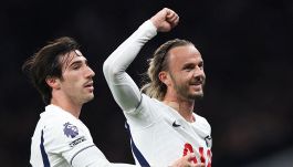 De Zerbi, prima gioia in Premier: il Tottenham soffre ma batte il Coventry, tifosi ai piedi di Tonali. Si rivede Kulusevski