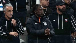 Corinthians, Seedorf incredulo: debutto amaro in tribuna, il Var gli nega due rigori, pari con il Vitoria