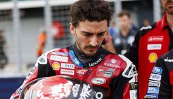Sprint MotoGP, perchè Bagnaia si è ritirato resta un mistero: "Ho avuto un problema" ma tre Ducati vanno a podio