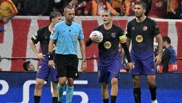 Galatasaray-Barcellona, moviola: Leao si vede solo col giallo, il Var Di Bello aiuta Flick