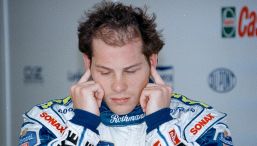 Gilles Villeneuve – Il mito che non ha mai smesso di correre nel cuore dei tifosi Ferrari