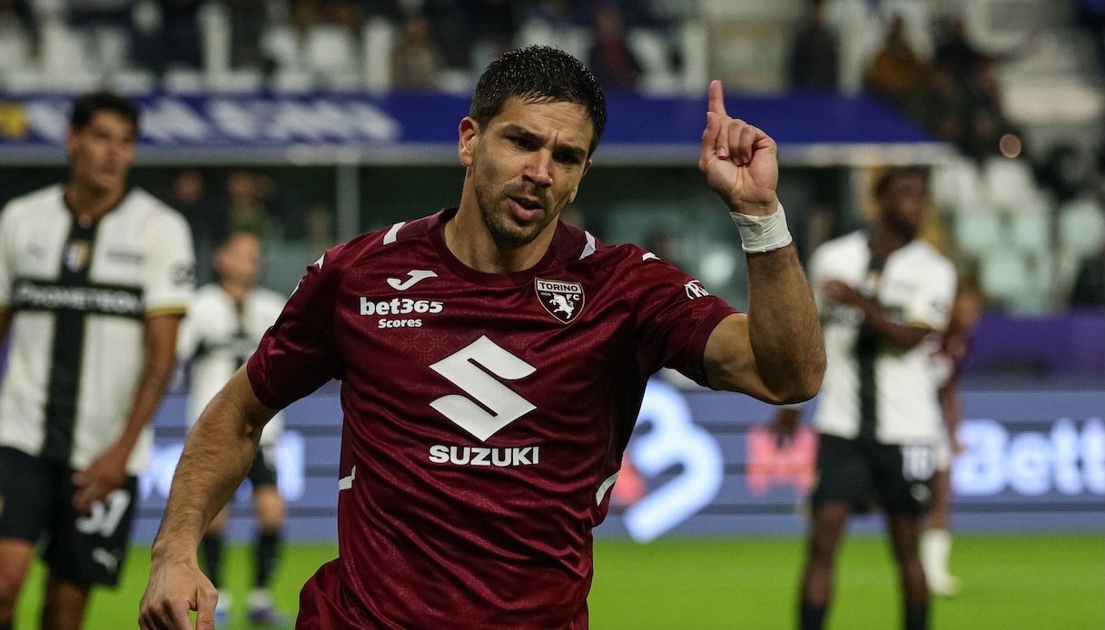 https://wips.plug.it/cips/sport.virgilio.it/cms/2026/10/giovanni-simeone-parma-torino.jpg