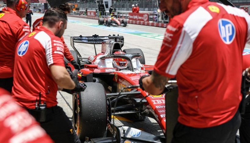 Gp Bahrain: Leclerc fa sognare la Ferrari, miglior tempo nelle libere 2. Hamilton 5°, Antonelli 8° a fatica
