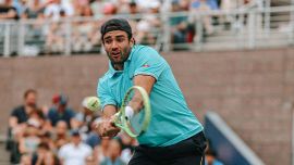 Berrettini crolla a Tokyo, il forfait di Musetti e il caso Sinner: l’Italia vive una settimana da incubo, l’ultima speranza