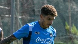 Napoli, emergenza terzini: solo Di Lorenzo e Spinazzola per il tour de force, che rischio per Allegri. Rinviato il rientro di McTominay