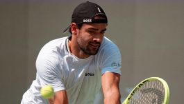 Shanghai, Berrettini lotta ma cede a Nakashima: altra giornata da incubo per l’Italia senza Sinner, primo allarme Davis