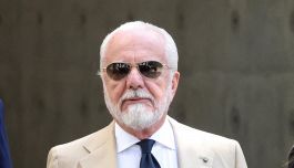 Napoli: De Laurentiis rimprovera Allegri per il ritardo e blinda Malagò alla Figc: la stoccata ad Abodi 