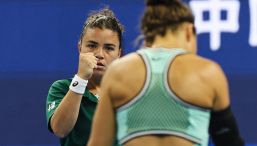 Paolini non conosce la fatica: a Wuhan vince anche in doppio con Errani, le Finals sono ancora possibili