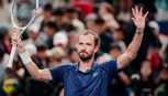 Shanghai, Medvedev soffre ma batte Paul e trova Jodar: Daniil regala un dispiacere a Cobolli e glissa sul ricorso per Pechino