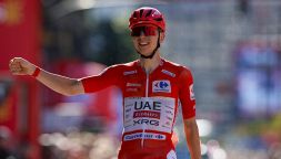 Pogacar, niente Giro d’Italia nel 2027: lo sloveno annuncia i suoi obiettivi, l’infortunio alla Vuelta beffa l’Italia