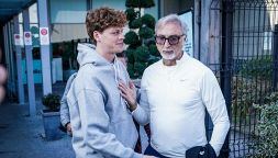 Panichi si separa da Rune e segue l’esempio di Ferrero per il futuro: la rivelazione del preparatore sull’infortunio di Sinner