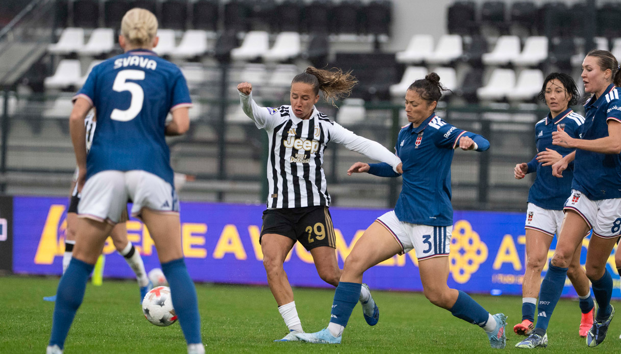 https://wips.plug.it/cips/sport.virgilio.it/cms/2026/10/juvecomo.jpg