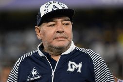 Maradona, l'accusa contro i dottori: "Lo abbandonarono al suo destino, morte annunciata". Chiesti 12 anni di condanna al suo medico di fiducia
