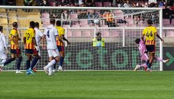 Lecce-Bologna: Orsolini gol alla Ronaldo, papera di Pessina poi Helland regala la prima vittoria ai rossoblù