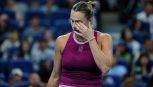 Disastro Sabalenka, cede a Bartunkova a Pechino e non sfrutta il ko di Rybakina: per Aryna ormai solo sfoghi