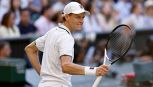 Sinner rompe il silenzio e annuncia il ritorno in campo: Jannik parteciperà al Six Kings Slam. E Djokovic punta Torino