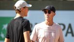 Sinner riabbraccia Cahill, Agassi ha una speranza. La previsione per il 2027 coinvolge Alcaraz e Zverev