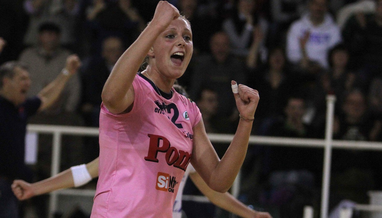 https://wips.plug.it/cips/sport.virgilio.it/cms/2026/10/stefania-corna-1.jpg