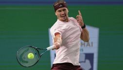 Zverev batte Bublik a Shanghai anche con una caviglia ko, l'emozione per la numero 1 e la frecciata a Sinner