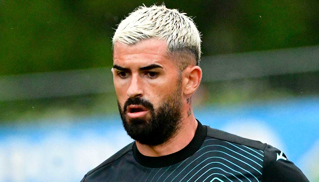 Elseid Hysaj - Lá Phổi Bên Cánh Phải Trong Những Trận Đấu Cam Go Elseid Hysaj - Lá Phổi Bên Cánh Phải Trong Những Trận Đấu Cam Go